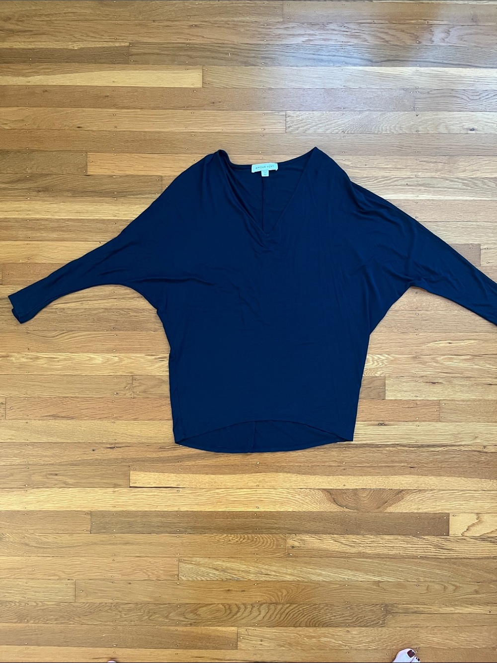 Amour Vert silky dolman sleeve top. Navy. One size. Modal/spandex. $30